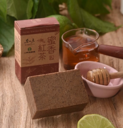 【協會公告】恭喜本商圈協會理事賴又暄-「茶山房 蜜香紅茶皂」獲選2024新北好禮特色商品潛力獎 !