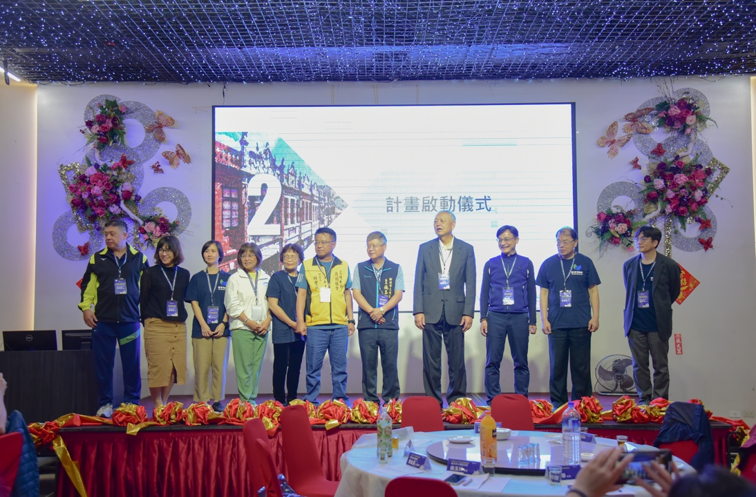 2025三峽民權老街商圈發展協會理事長林豐斌，率領理監事參加明志科技大學「走出三角湧之社區文化智慧與國際培力計劃」啟動典禮